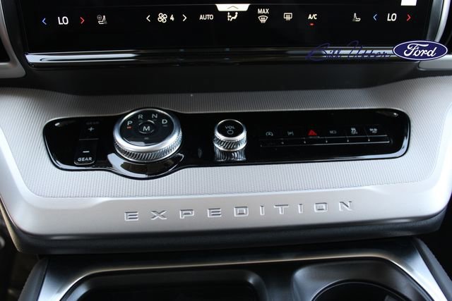 New 2026 Ford Expedition Active image 14