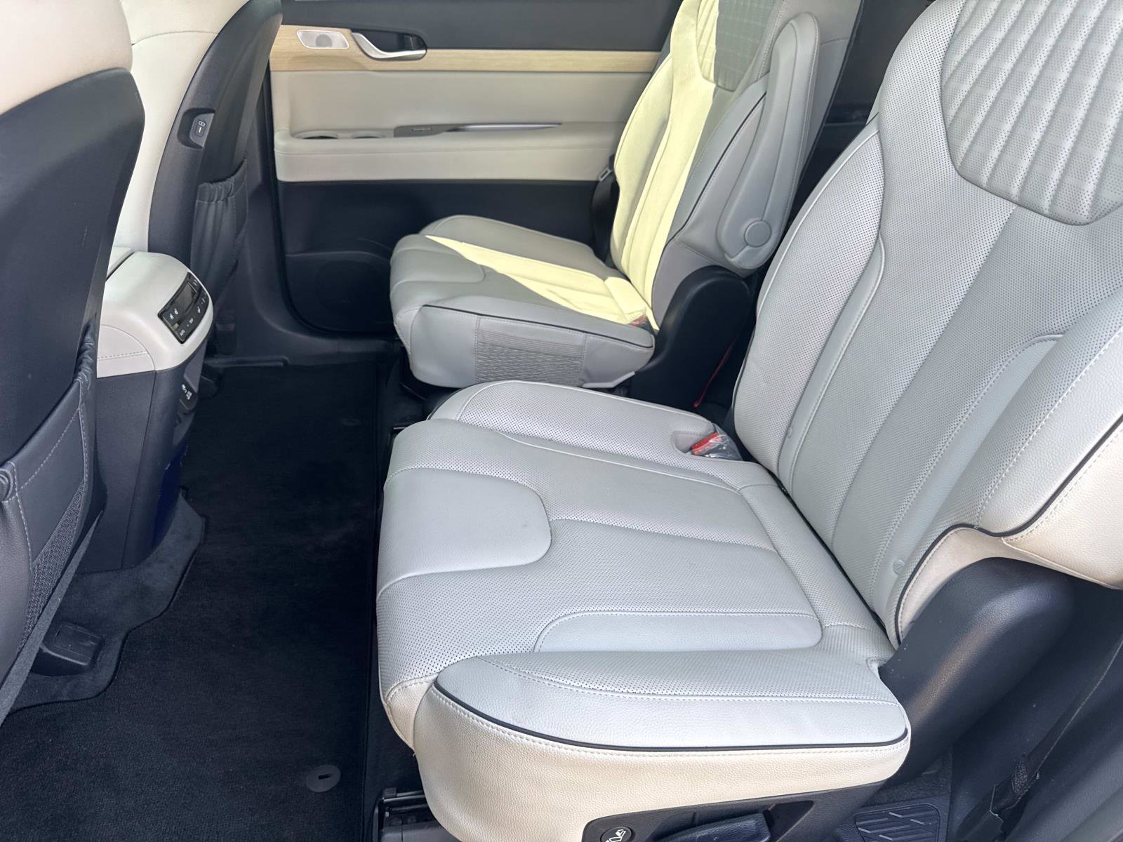 Used 2024 Hyundai Palisade Limited image 22