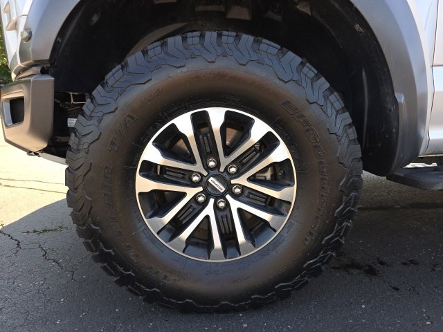 Used 2019 Ford F150 Raptor w/ Equipment Group 802A Luxury image 10