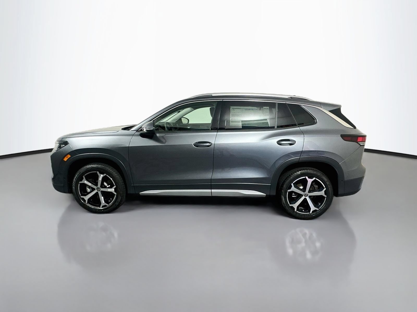 New 2026 Volkswagen Tiguan SE AWD/4WD image 4