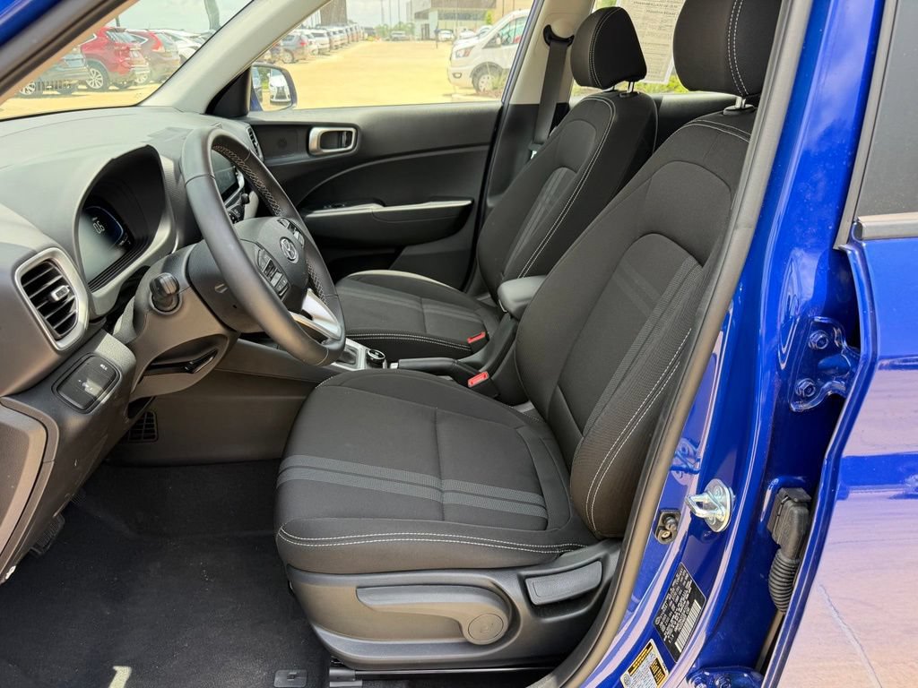 Used 2025 Hyundai Venue SEL FWD image 10
