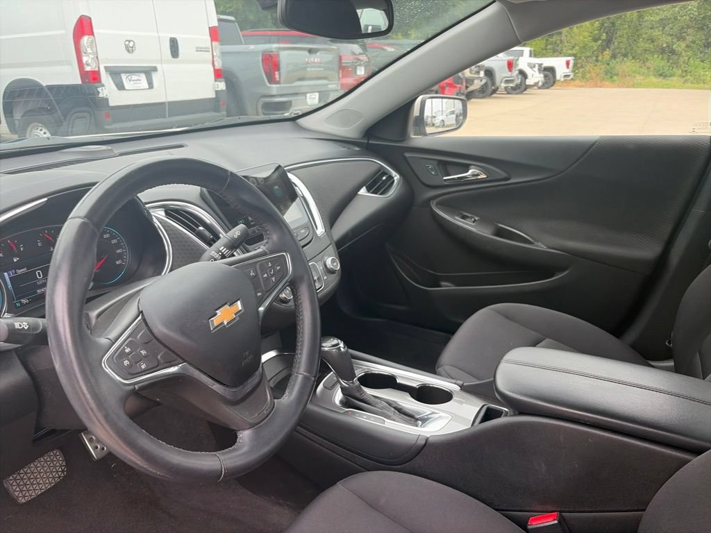 Used 2016 Chevrolet Malibu LT FWD image 17