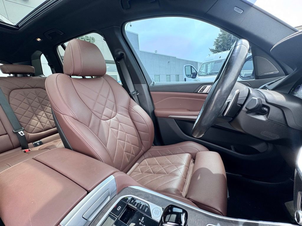 Used 2023 BMW X5 xDrive40i w/ M Sport Package AWD/4WD image 19
