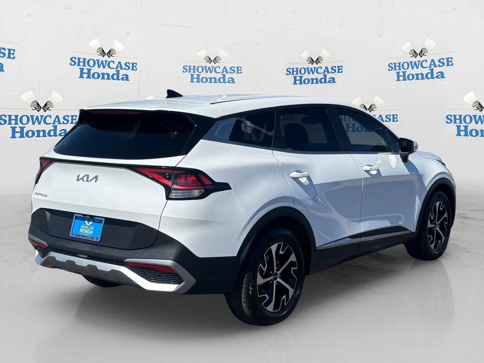 Used 2023 Kia Sportage EX image 8