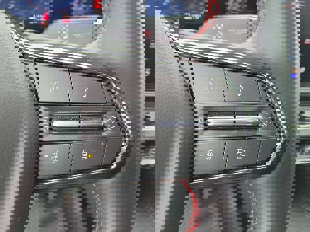 Certified 2024 Chevrolet Equinox EV RS FWD image 25