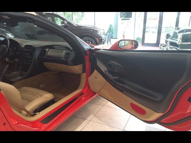 Used 2000 Chevrolet Corvette Base w/ Performance Handling Pkg image 10