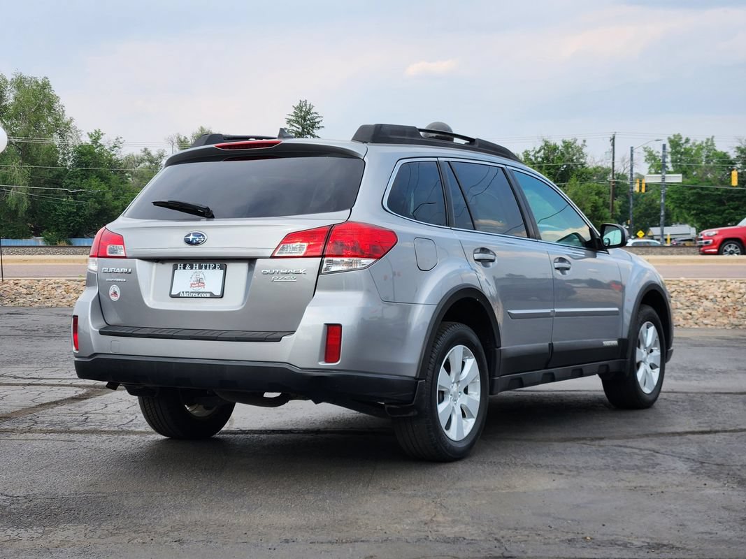 Used 2011 Subaru Outback 2.5i Limited w/ PWR Moonroof Pkg AWD/4WD image 7