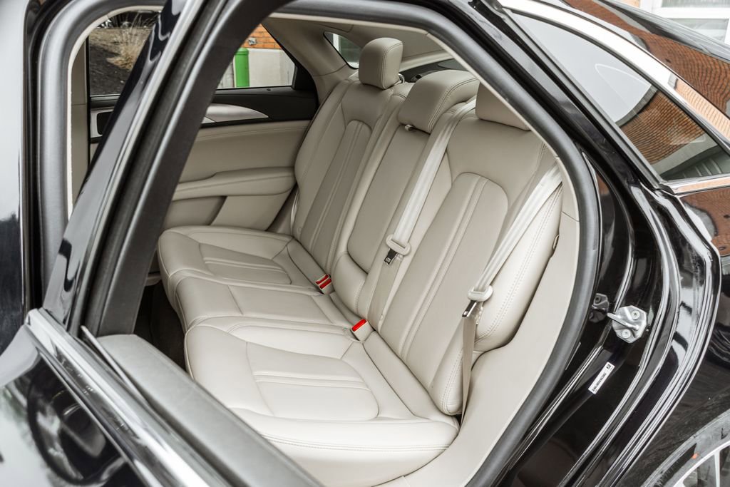 Used 2019 Lincoln MKZ Premiere image 33