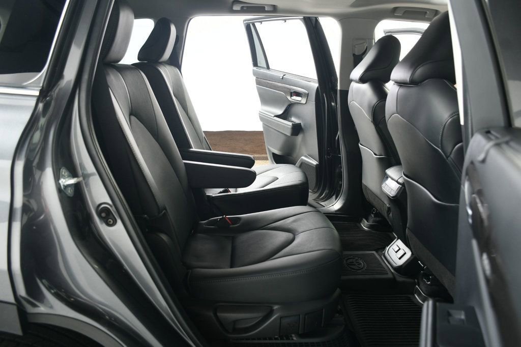 Used 2022 Toyota Highlander Limited AWD/4WD image 36