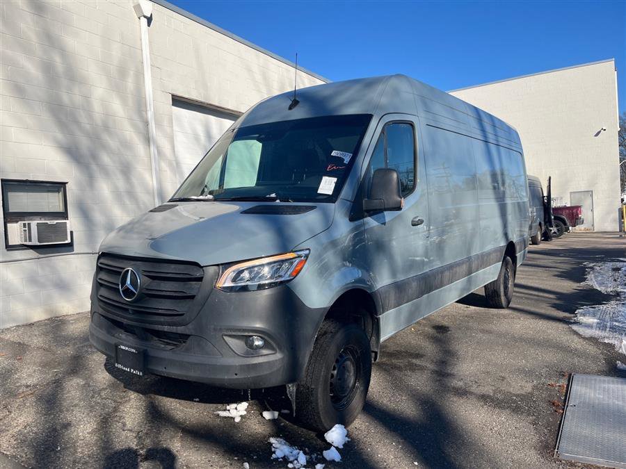 Used 2024 Mercedes-Benz Sprinter 2500 image 3