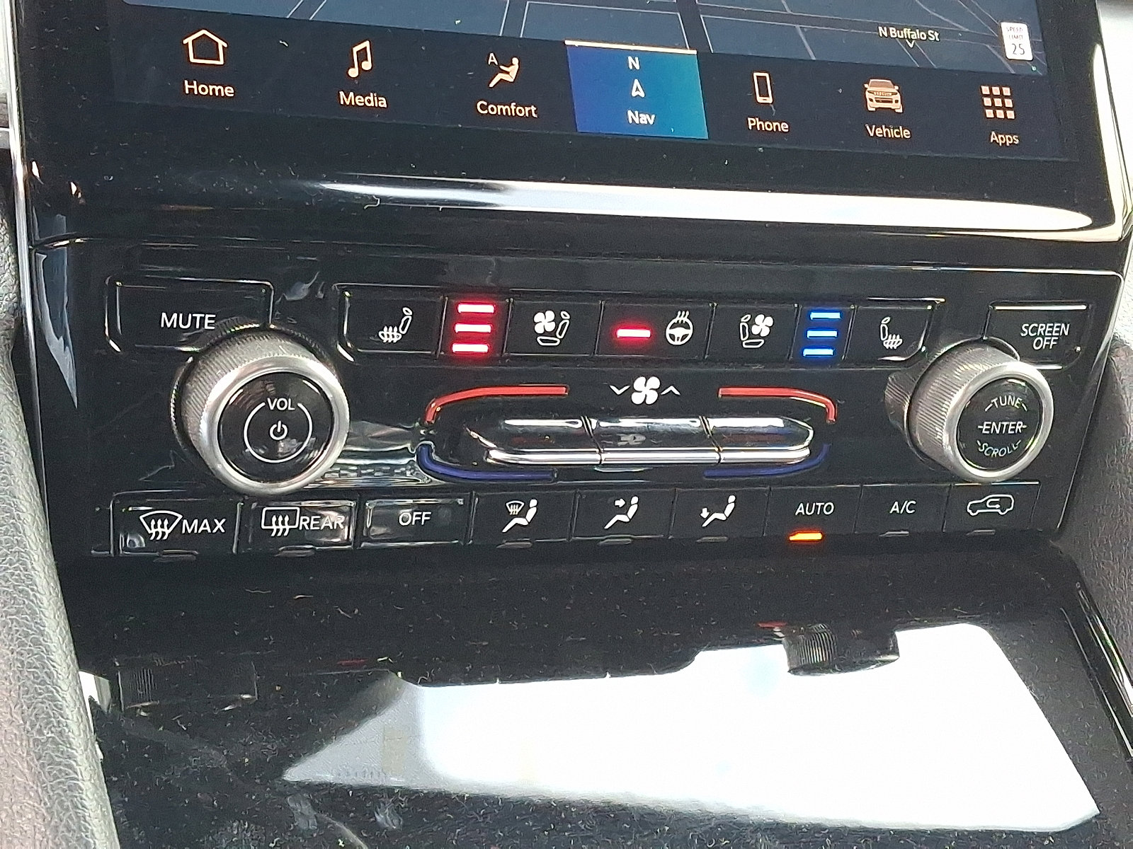 Used 2023 Jeep Grand Cherokee Overland w/ Luxury Tech Group IV image 19