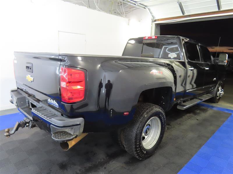Used 2019 Chevrolet Silverado 3500 High Country w/ Duramax Plus Package image 10