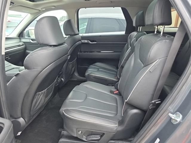 Used 2023 Hyundai Palisade Limited AWD/4WD image 17