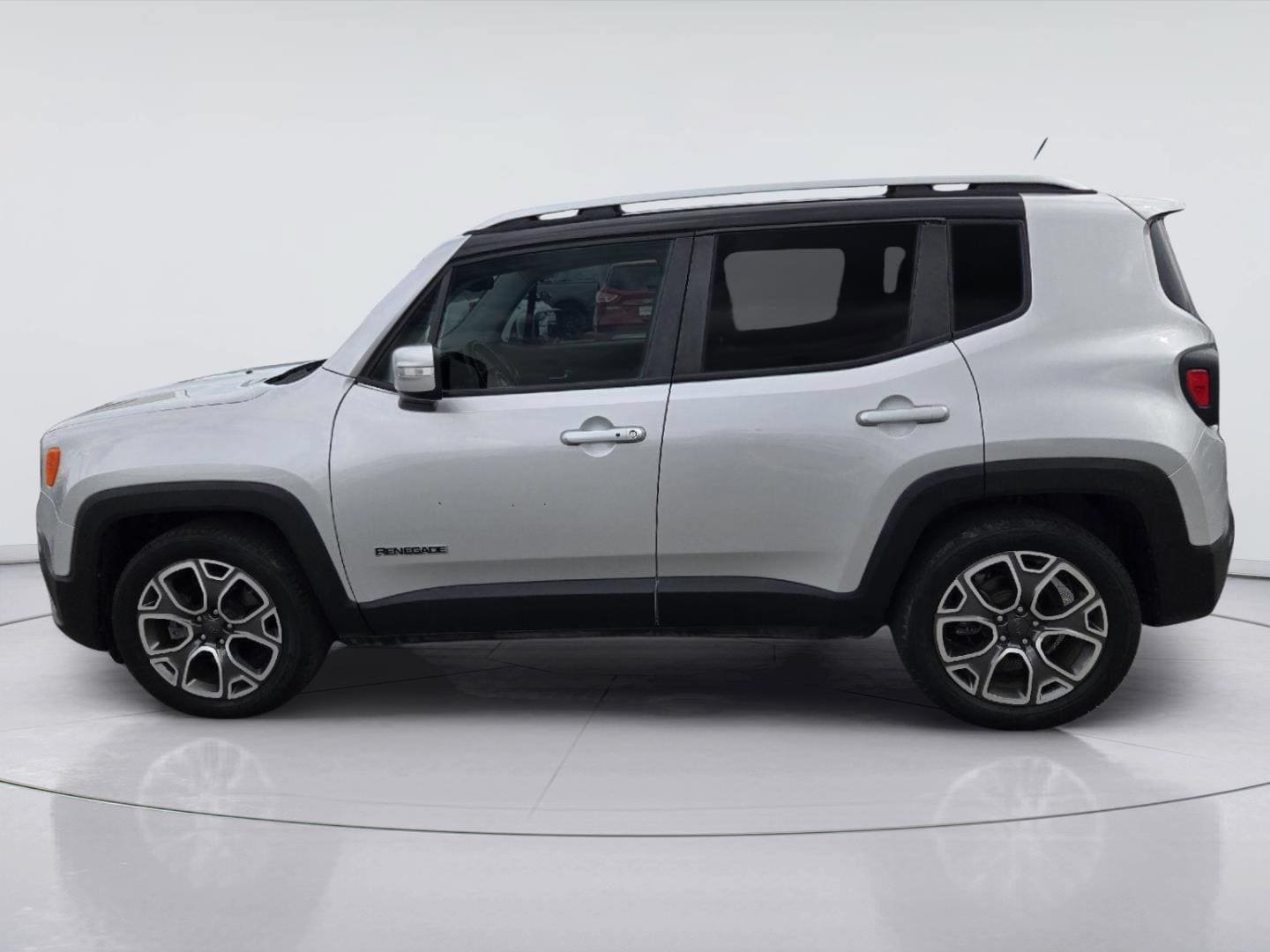 Used 2016 Jeep Renegade Limited FWD image 4