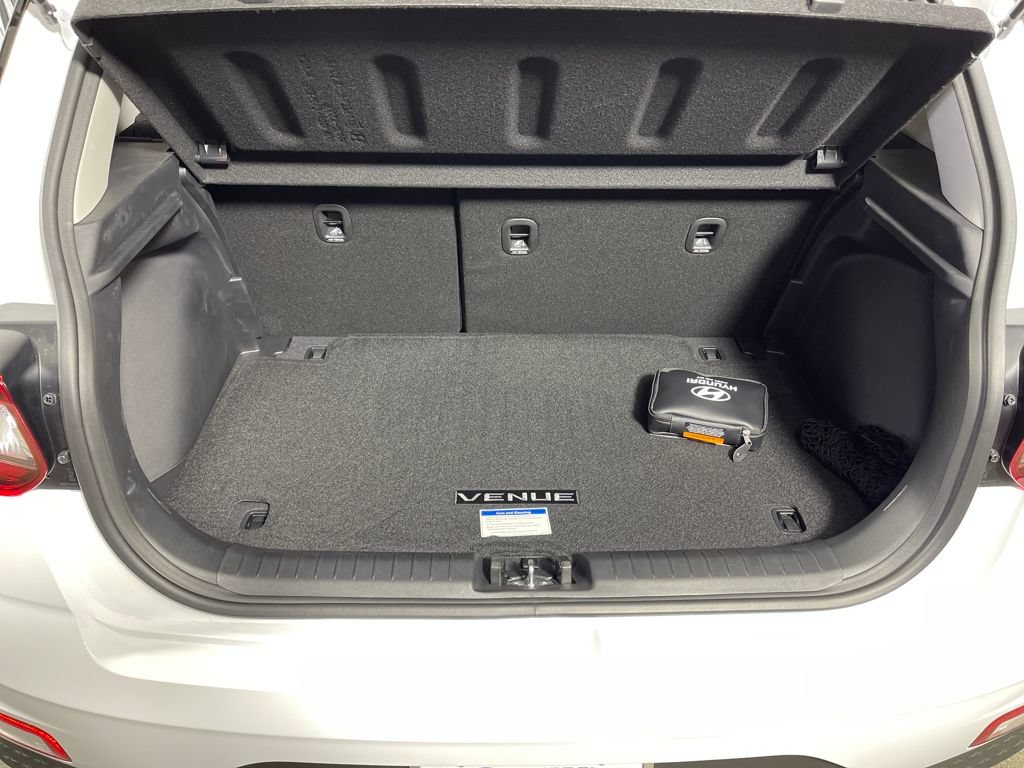 New 2026 Hyundai Venue SEL FWD image 10