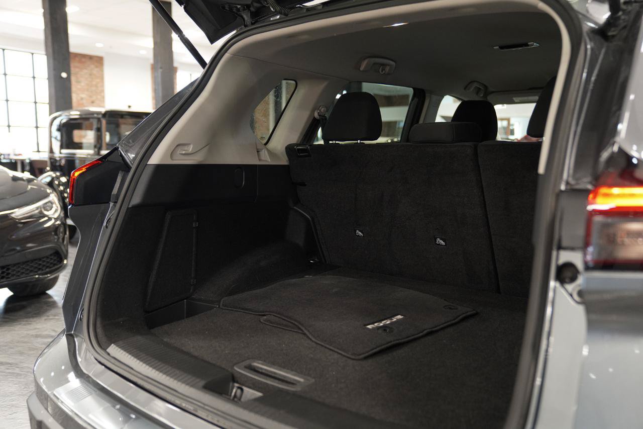 Used 2024 Nissan Rogue S AWD/4WD image 19