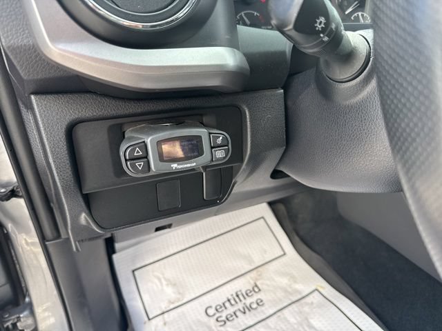 Used 2017 Toyota Tacoma SR5 w/ Tow Package AWD/4WD image 18