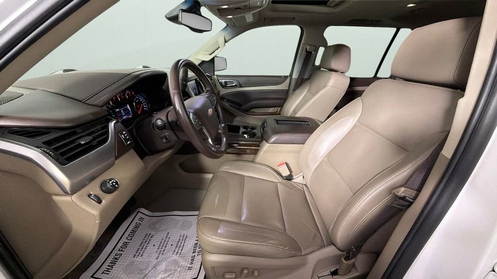 Used 2019 Chevrolet Suburban LT w/ Luxury Package RWD image 17