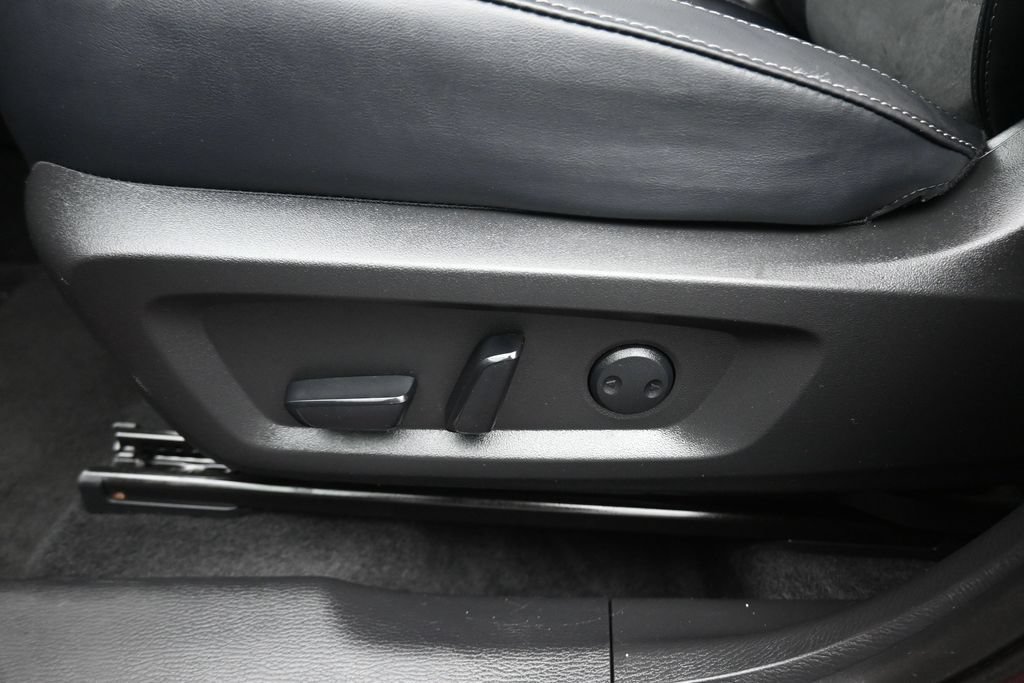 Used 2025 Mitsubishi Outlander AWD image 13