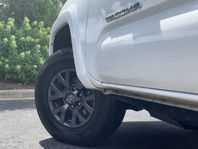Used 2023 Toyota Tacoma SR5 RWD image 41