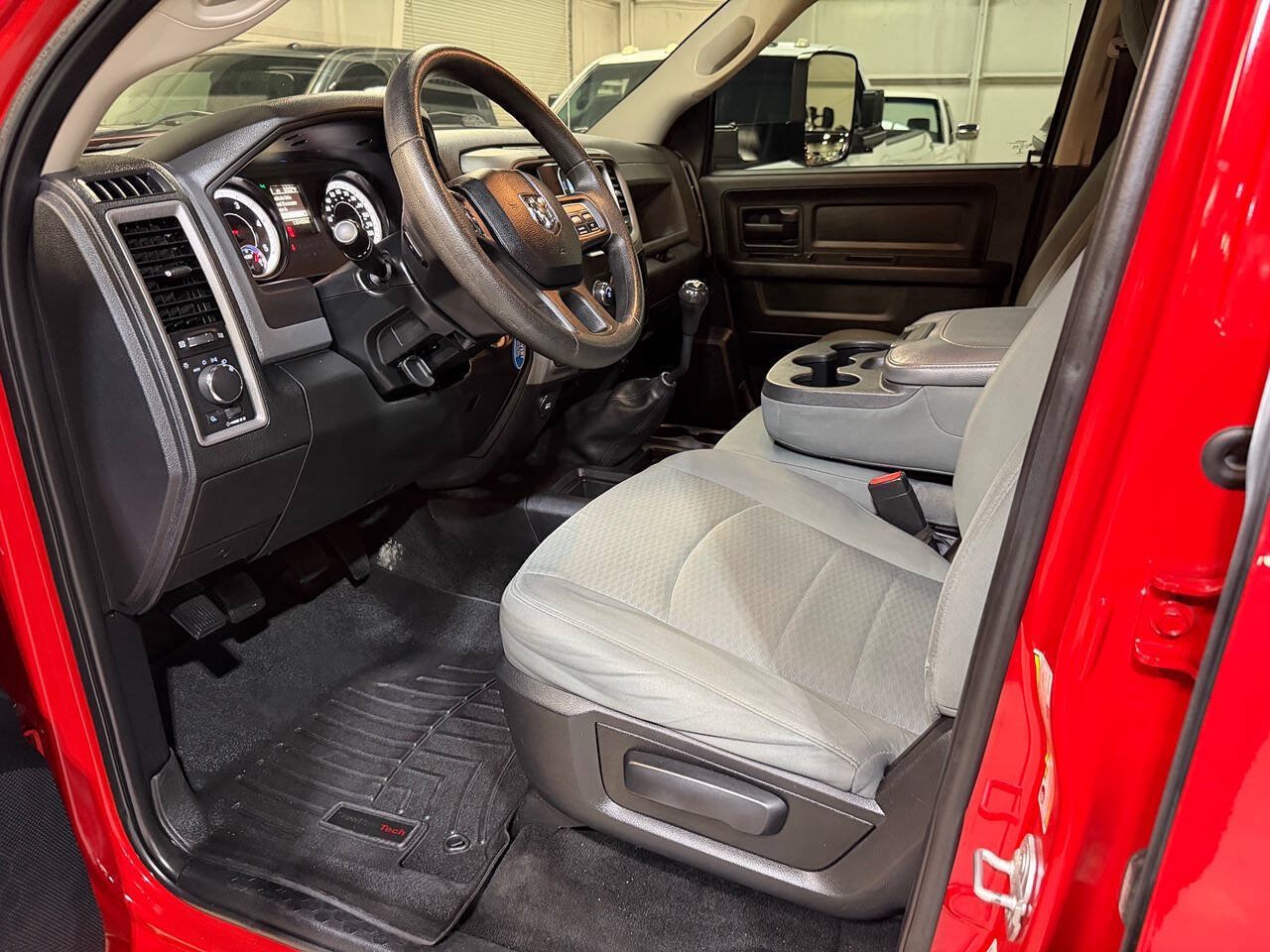 Used 2014 RAM 2500 Tradesman w/ Chrome Appearance Group AWD/4WD image 4