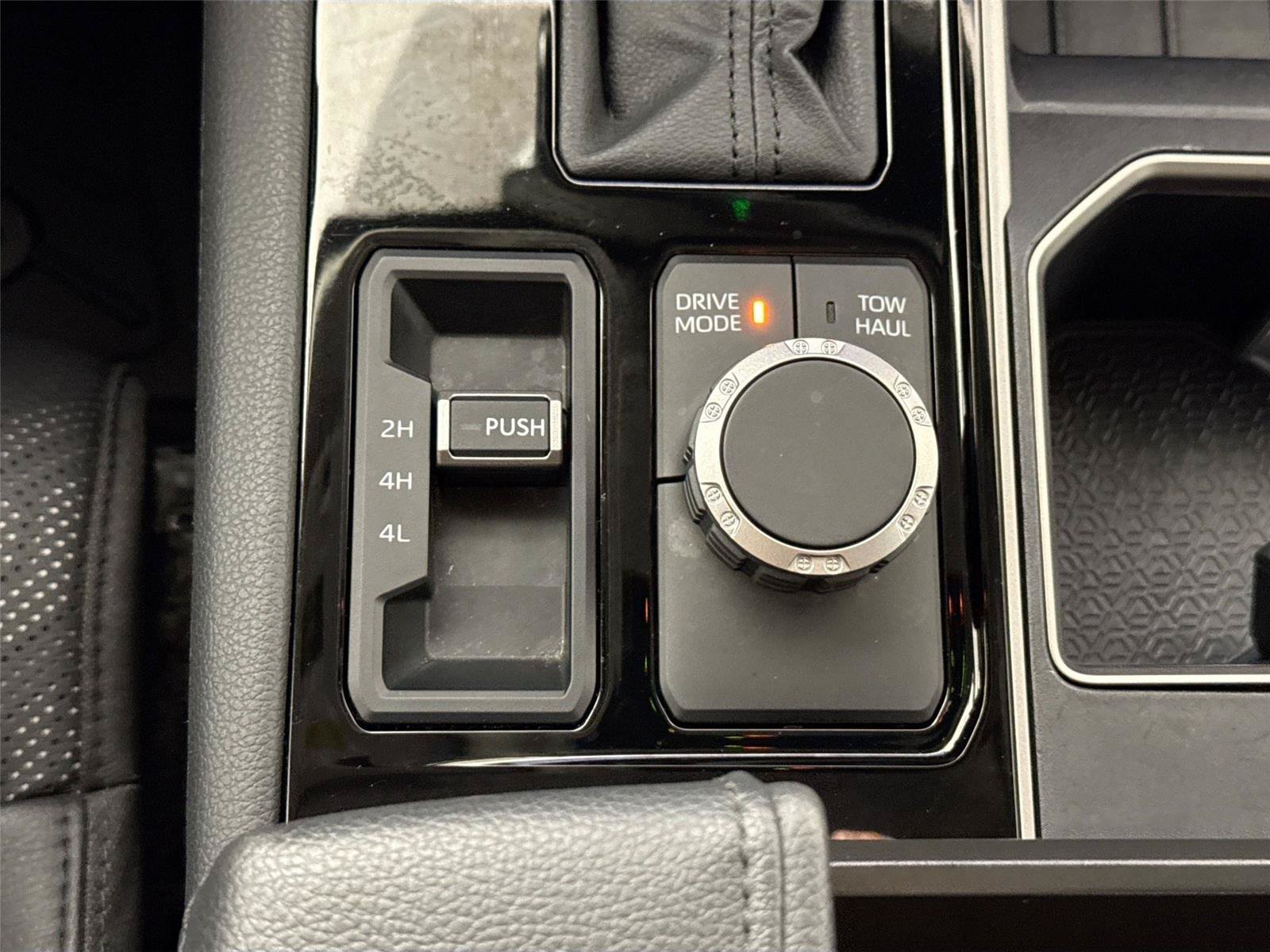 Used 2024 Toyota Tundra Limited AWD/4WD image 28