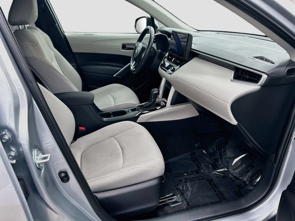 Used 2023 Toyota Corolla Cross LE FWD image 27