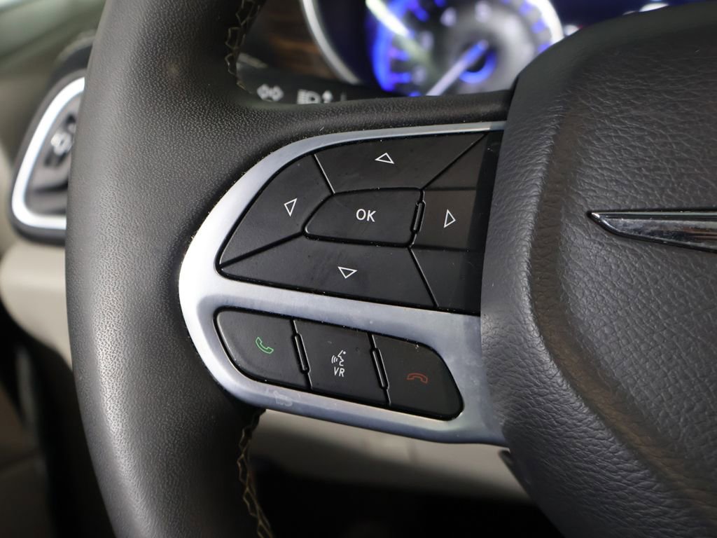 Used 2023 Chrysler Pacifica Limited image 42