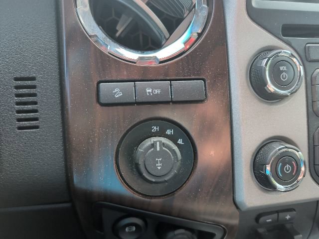 Used 2015 Ford F250 Lariat w/ Lariat Ultimate Package AWD/4WD image 18