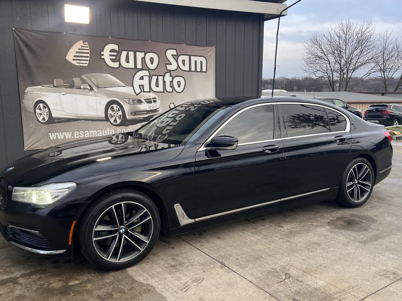 Used 2017 BMW 740i RWD image 3
