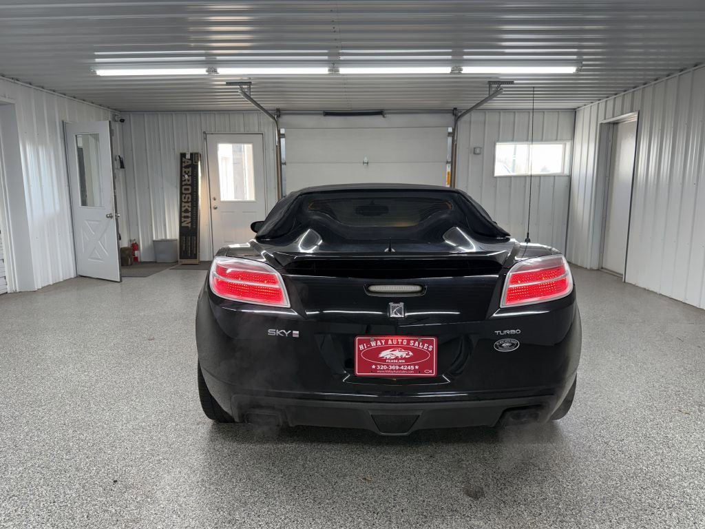 Used 2007 Saturn Sky Red Line image 5