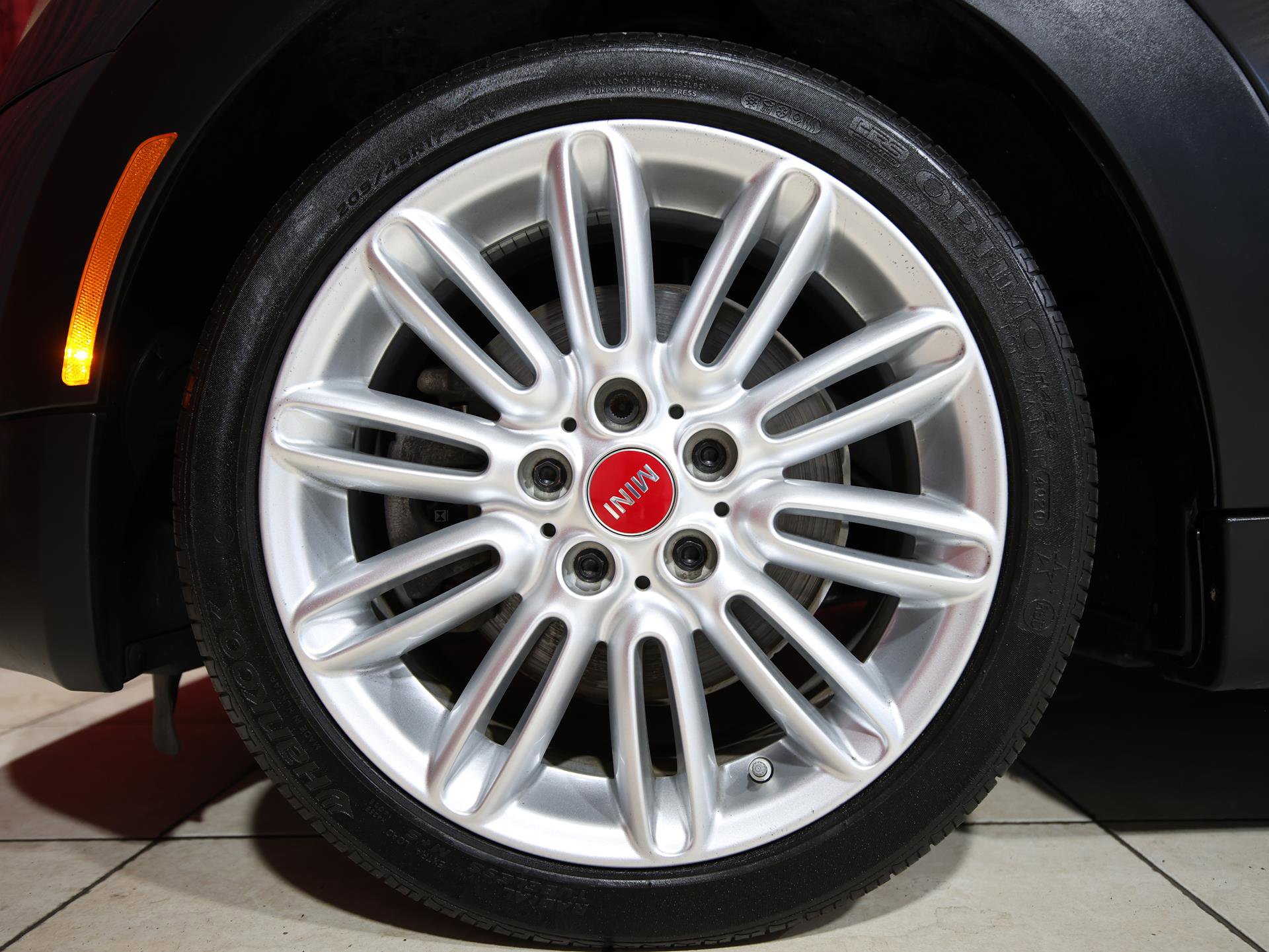 Used 2019 MINI Cooper S w/ Premium Package image 8