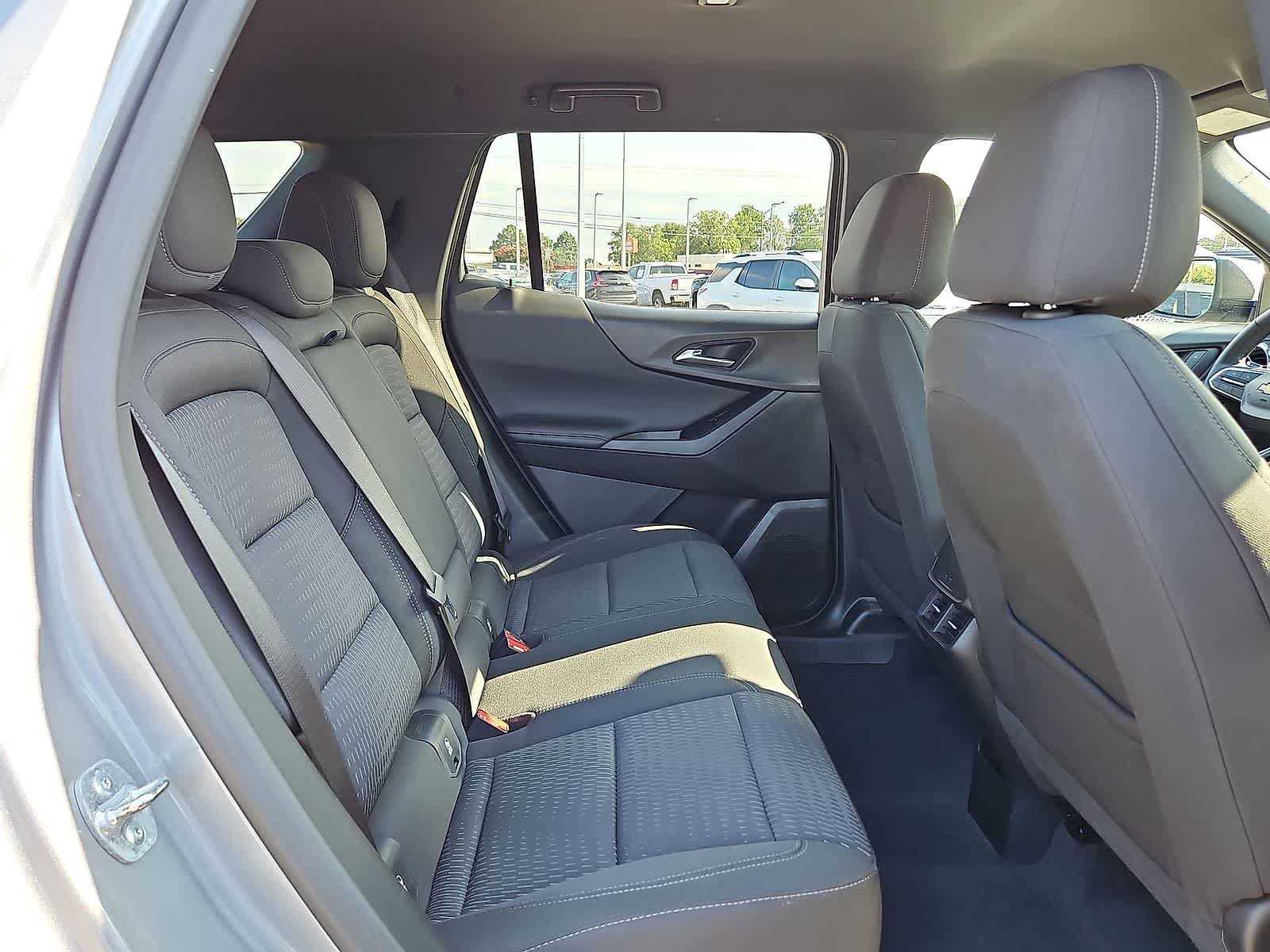 Certified 2025 Chevrolet Equinox LT FWD image 32
