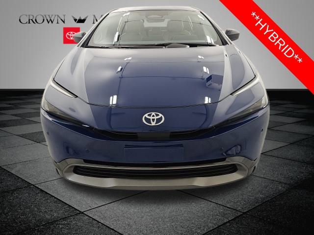 Used 2025 Toyota Prius XLE image 2