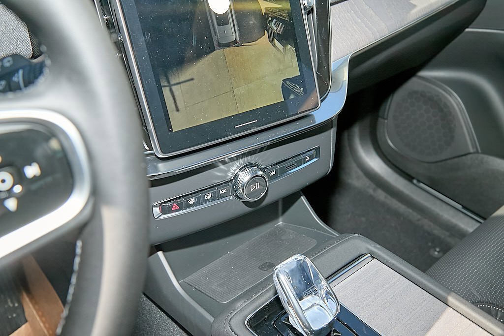 New 2026 Volvo XC90 B6 Ultra w/ Protection Package image 15