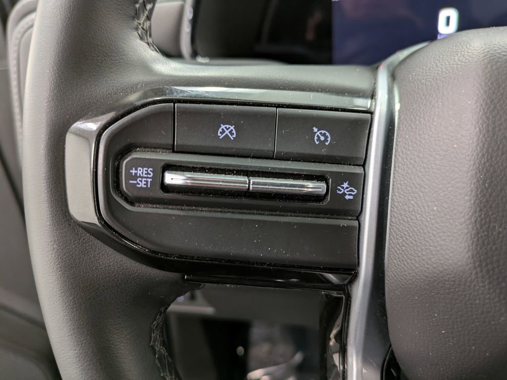 Used 2023 Chevrolet Colorado LT w/ LT Convenience Package II AWD/4WD image 18