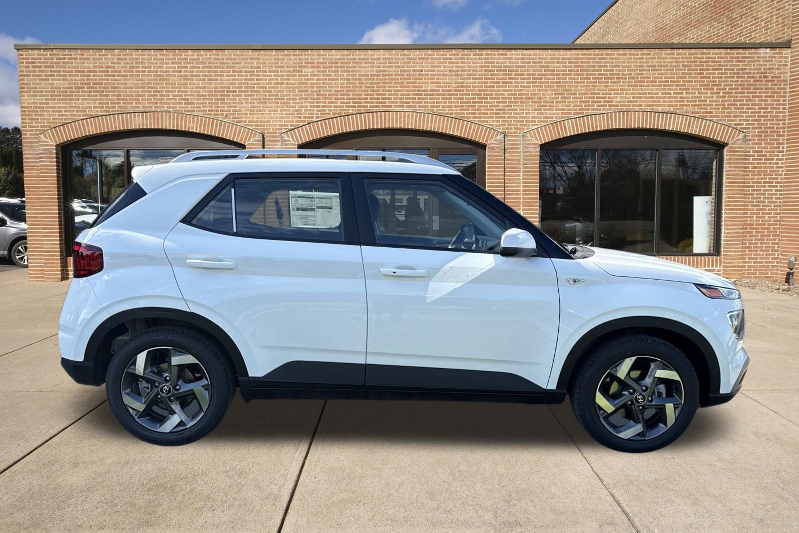 New 2026 Hyundai Venue SEL FWD image 2