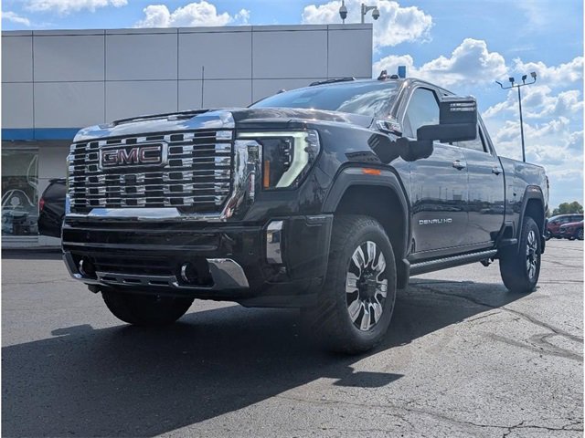 New 2026 GMC Sierra 2500 Denali w/ Denali Reserve Package image 3