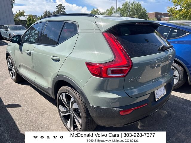 Used 2025 Volvo XC40 B5 Ultra AWD/4WD image 2