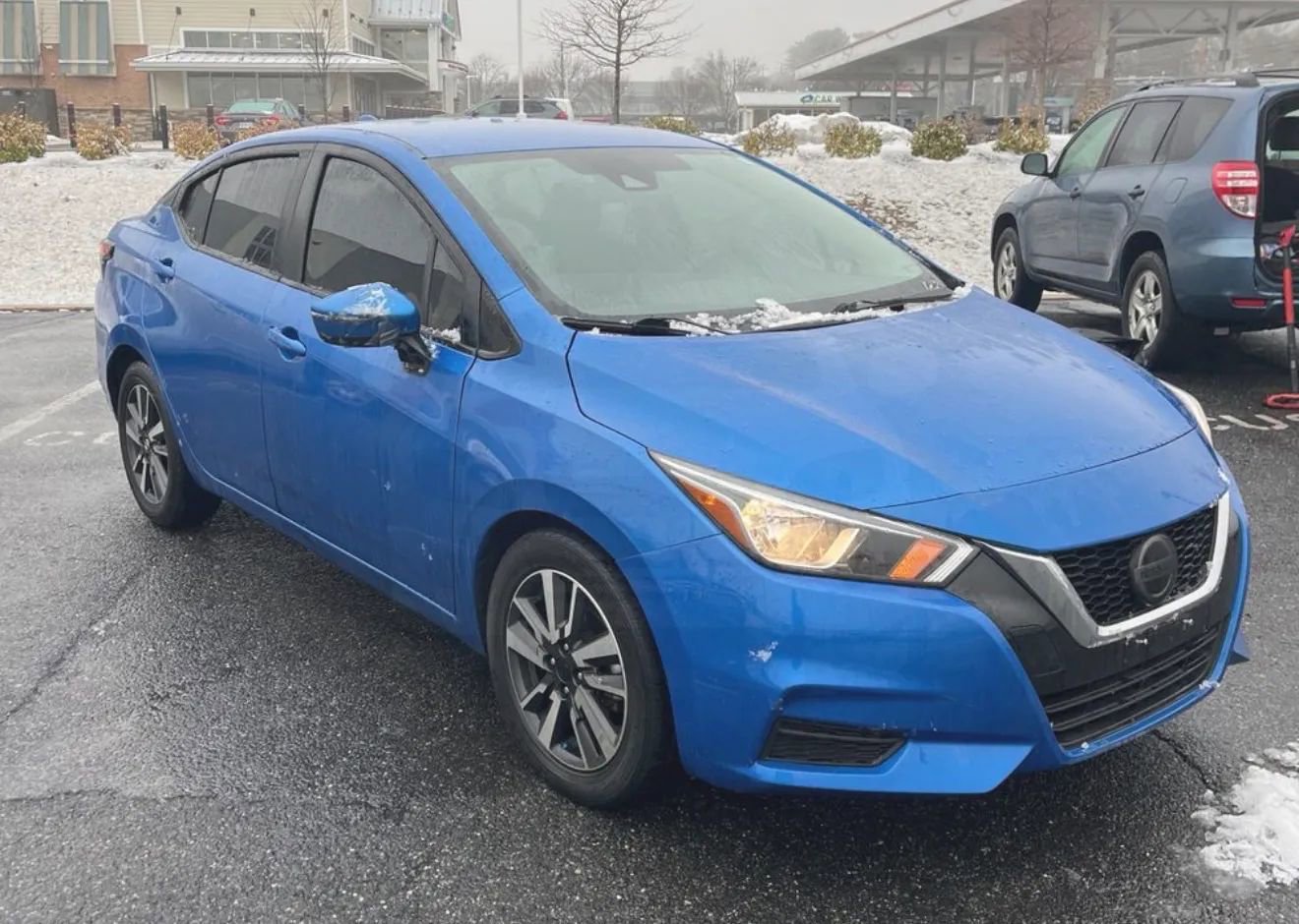 Used 2021 Nissan Versa SV image 4