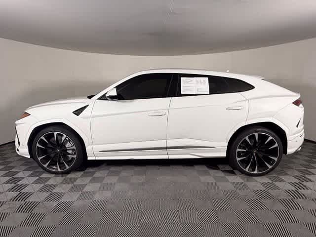 Used 2020 Lamborghini Urus AWD/4WD image 3