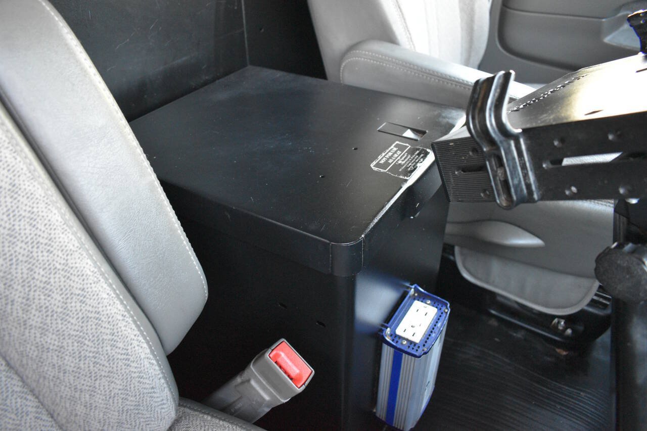 Used 2015 Chevrolet Express 2500 RWD image 26