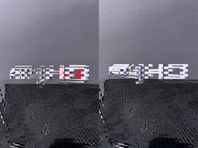 Used 2025 GMC Sierra 2500 AT4 image 32