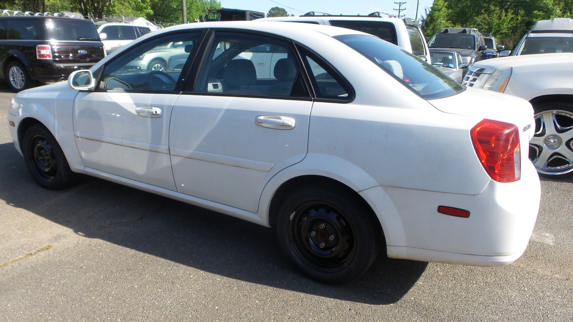 Used 2006 Suzuki Forenza Sedan FWD image 12