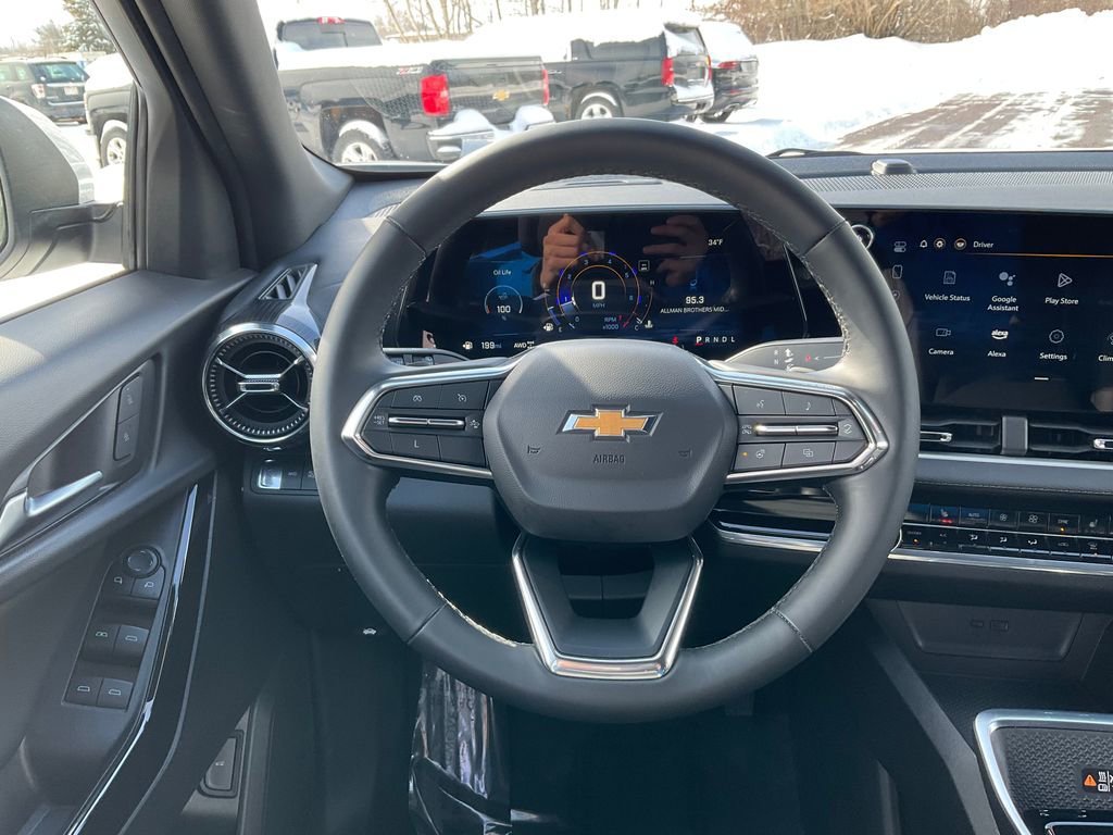 Used 2025 Chevrolet Equinox LT w/ Convenience Package II AWD/4WD image 4