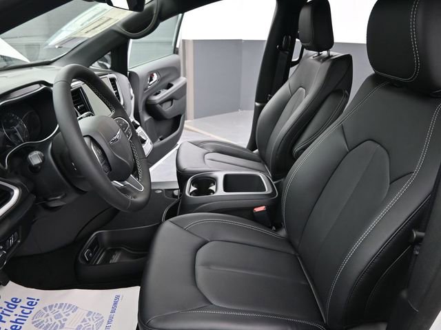 New 2026 Chrysler Voyager LX FWD image 10
