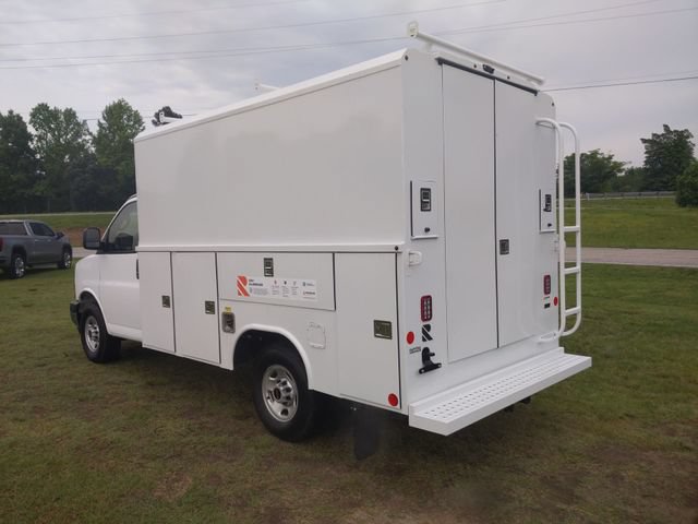 New 2025 GMC Savana 3500 w/ Power Convenience Package RWD image 13
