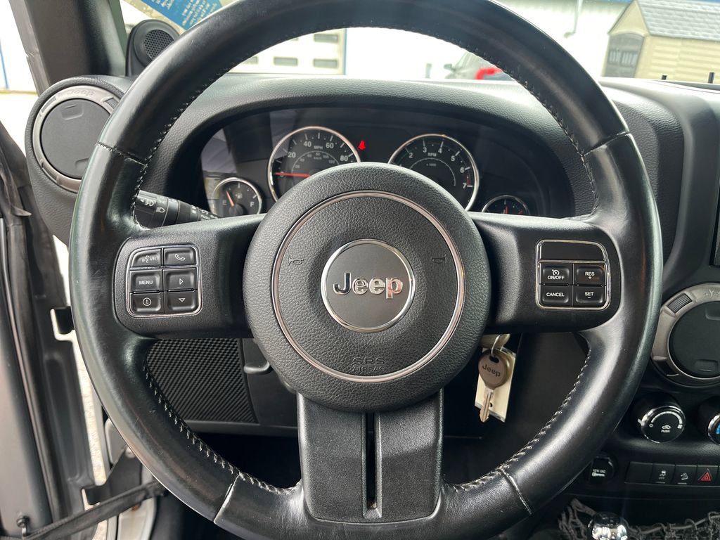 Used 2014 Jeep Wrangler Unlimited Sport w/ Connectivity Group AWD/4WD image 13