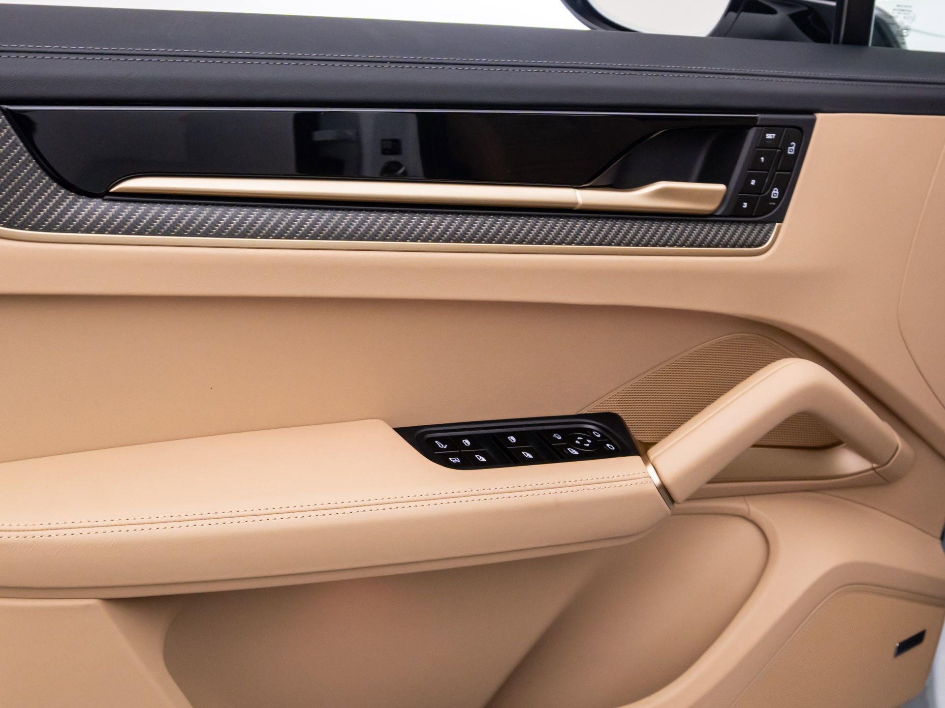 New 2026 Porsche Cayenne S image 13