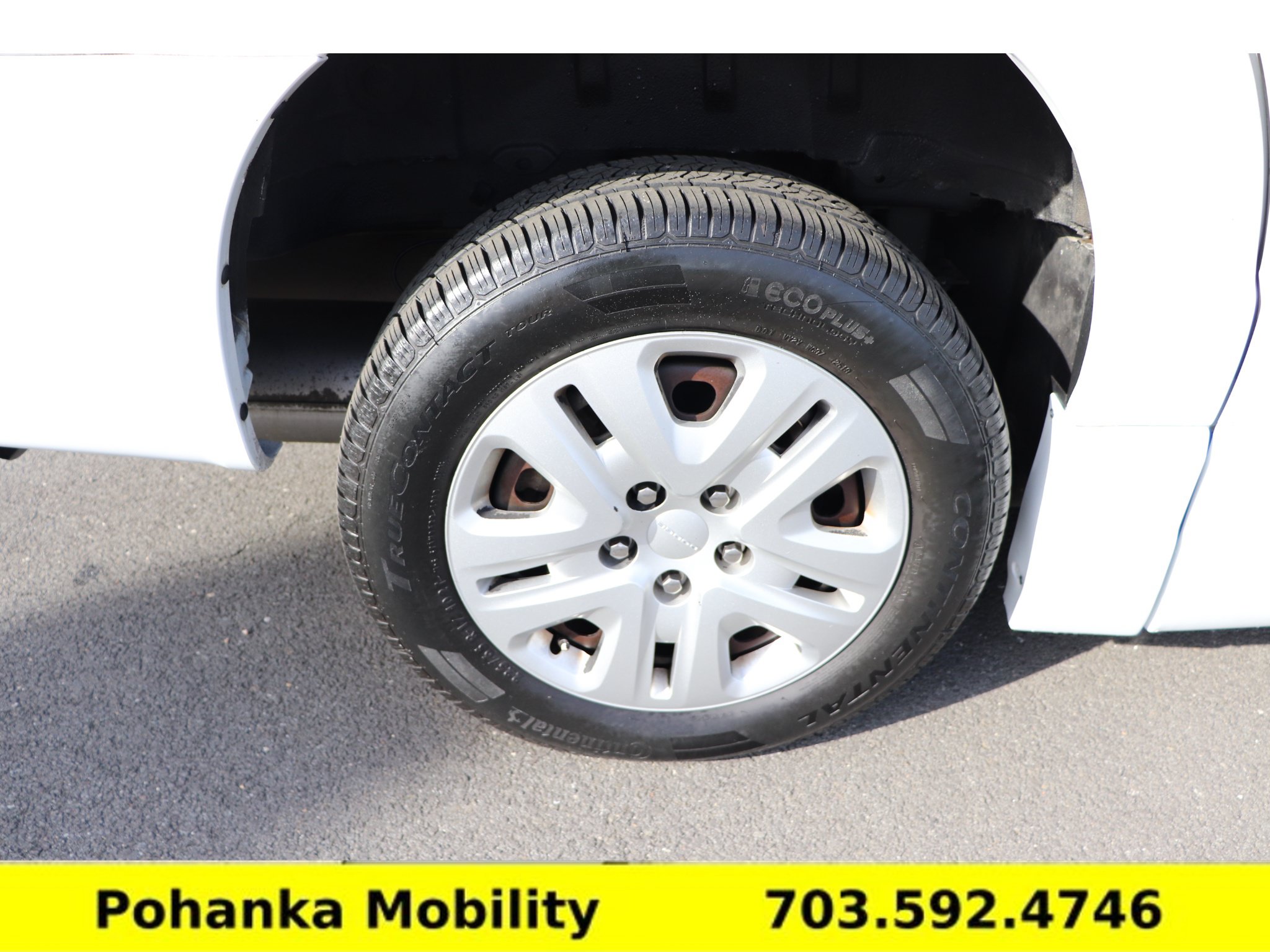Used 2015 Dodge Grand Caravan American Value Package FWD image 24